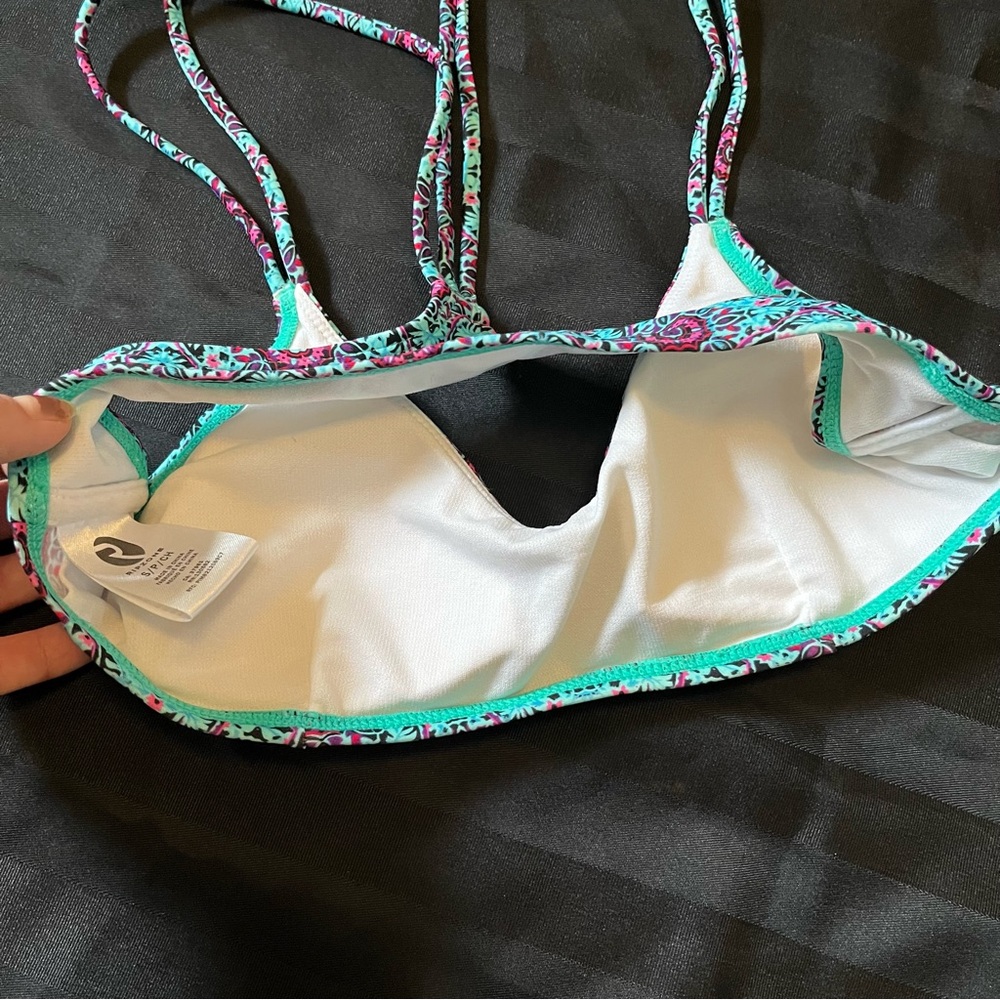 Ripzone | Patterned Bikini Top - Picture 8 of 12